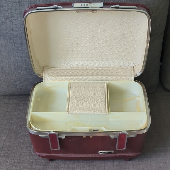 Vintage Burgundy Travel Case American Tourister With Working Lock - Picture 7 of 11